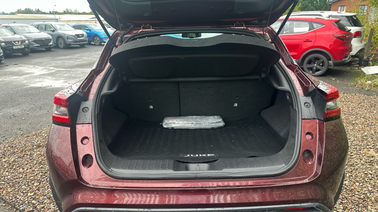 Nissan Juke 1.0 DiG-T Tekna 5dr Petrol Hatchback